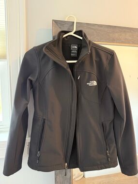 The North Face Women's Black Softshell Utility Jacket